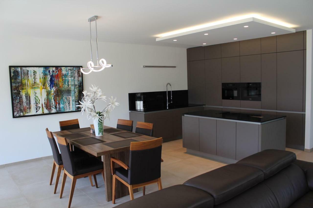 Grosses Apartment Im Zentrum Von Dresden, 2 Schlafzimmer, 2 Baeder, Balkon エクステリア 写真